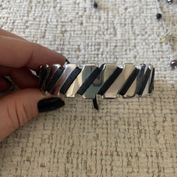 Lot of Necklaces & Bracelets - Picture 2 of 8